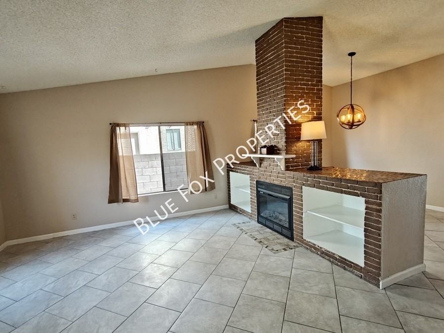 5189 W Aquamarine St - Photo 5 of 39