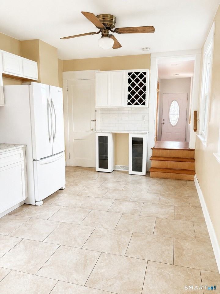 400 Treadwell St - Photo 2 of 3