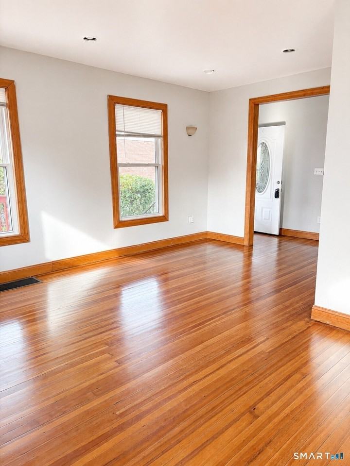 400 Treadwell St - Photo 3 of 3