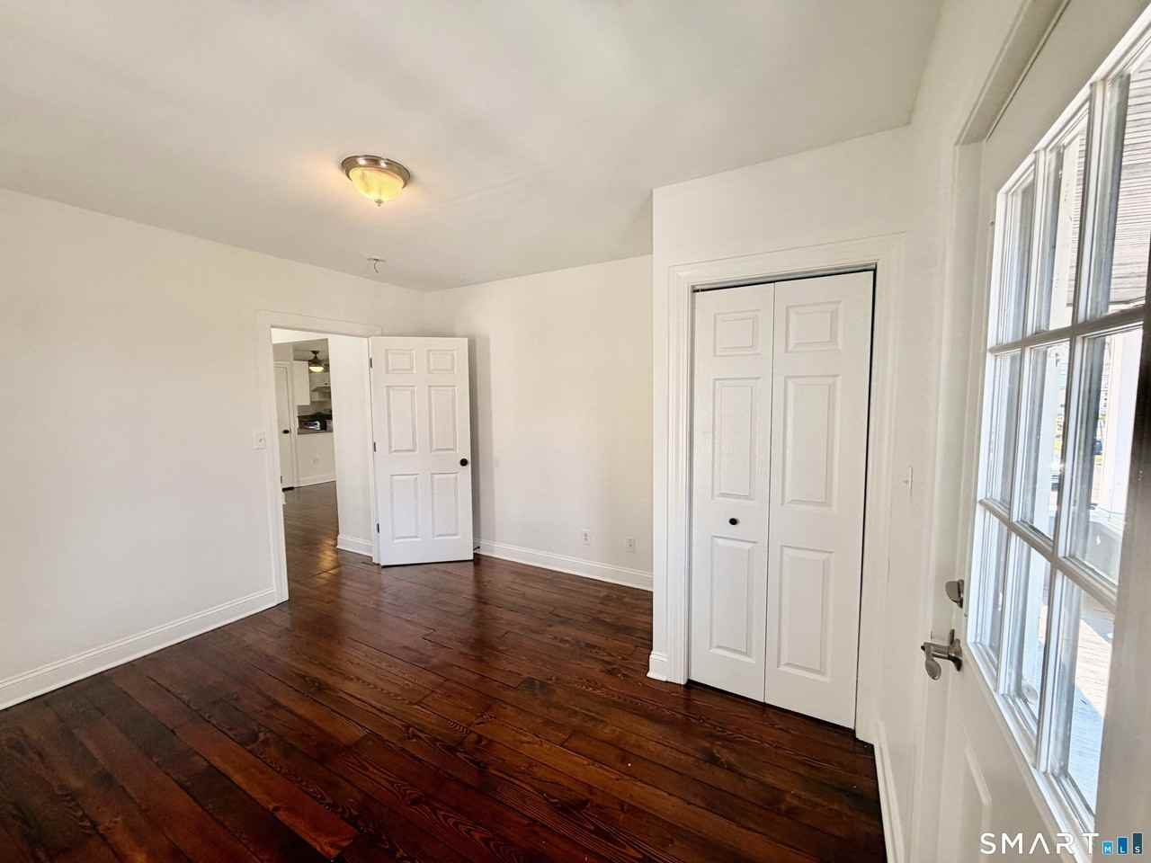 48 Vine St - Photo 3 of 18