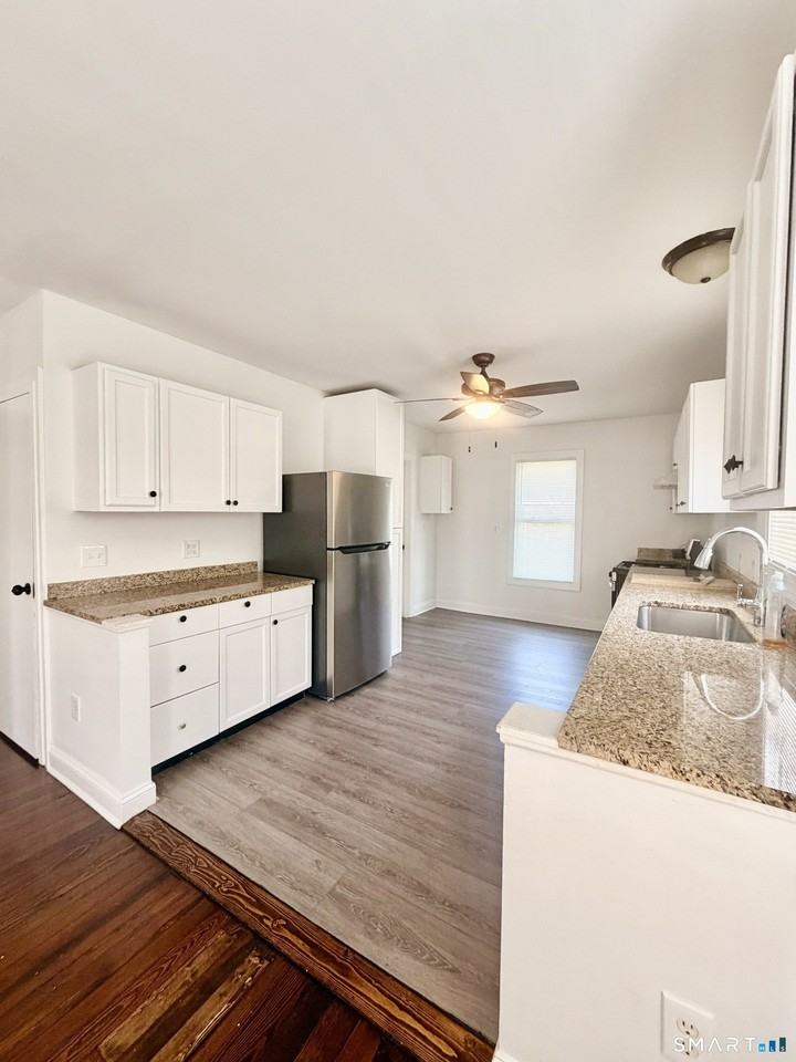 48 Vine St - Photo 6 of 18