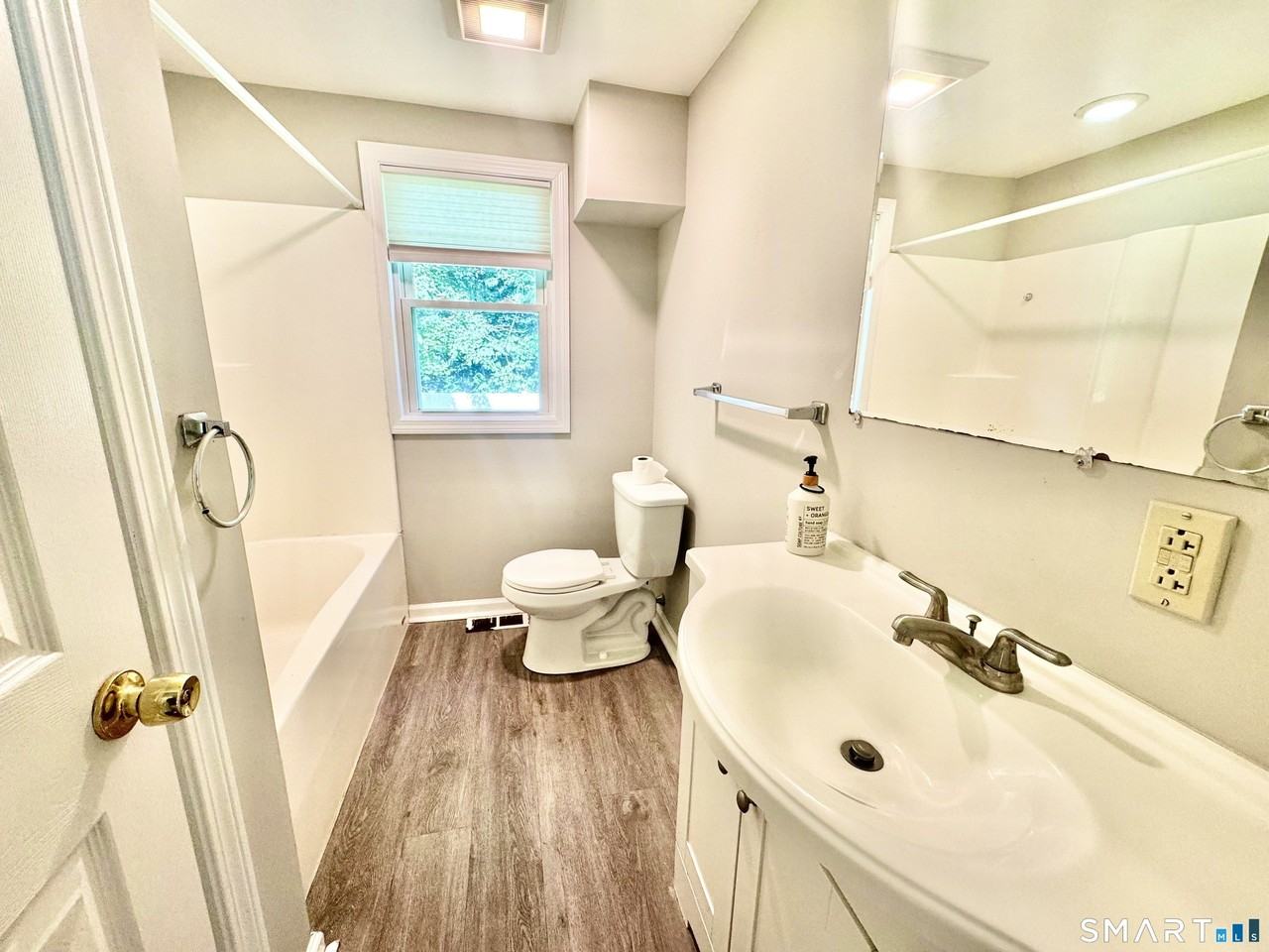 439 Quinn St - Photo 7 of 25