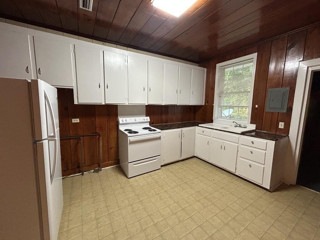 2139 #2 Andrews Avenue - Photo 2 of 6
