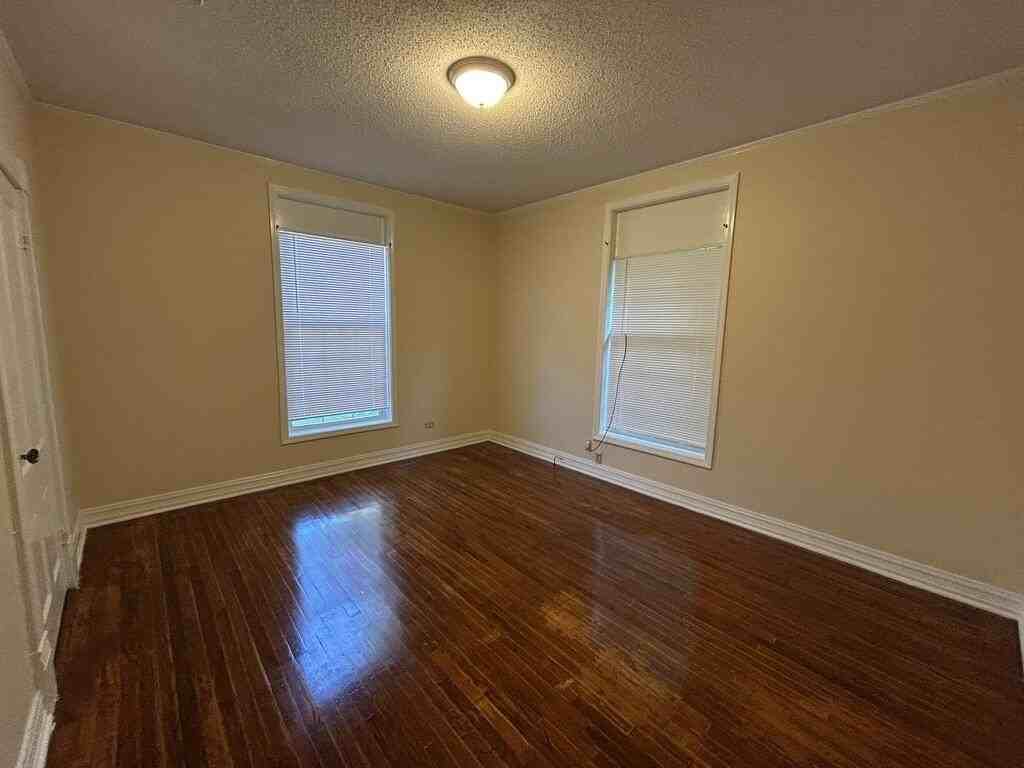 2139 #2 Andrews Avenue - Photo 4 of 6