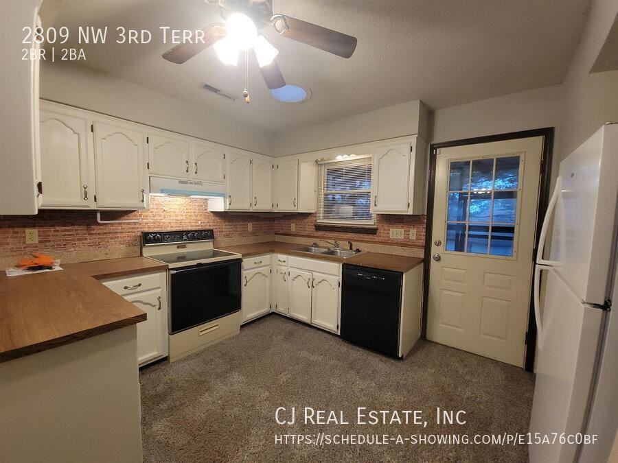 2809 Nw 3rd Ter - Photo 4 of 8