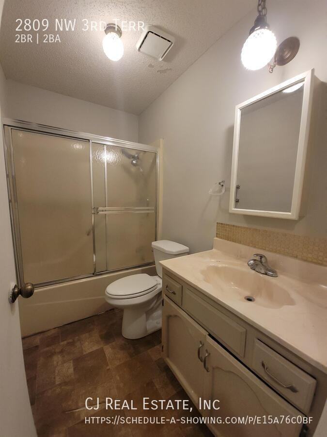 2809 Nw 3rd Ter - Photo 6 of 8