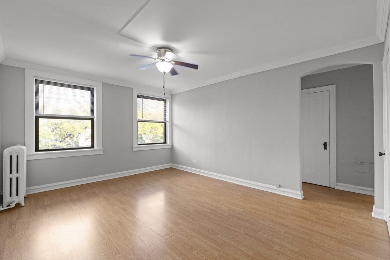 661 W Sheridan Rd #108 - Photo 2 of 8