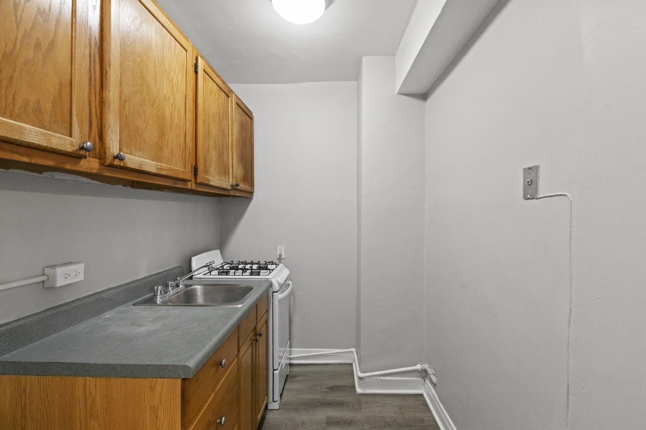 661 W Sheridan Rd #108 - Photo 7 of 8