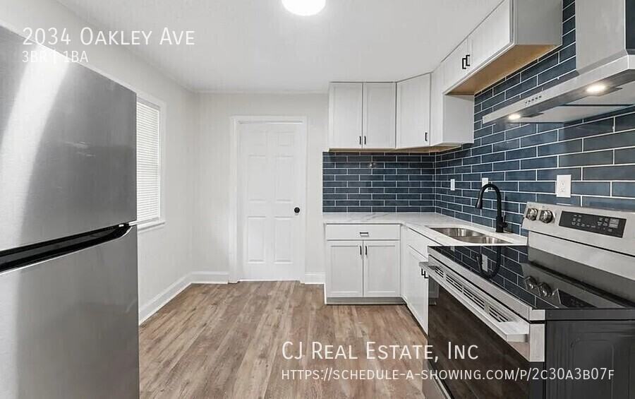 2034 Oakley Ave - Photo 3 of 7
