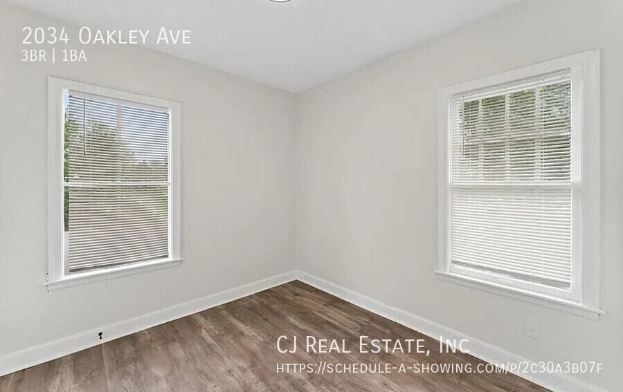 2034 Oakley Ave - Photo 5 of 7
