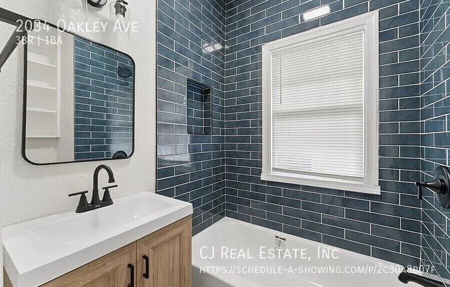 2034 Oakley Ave - Photo 6 of 7