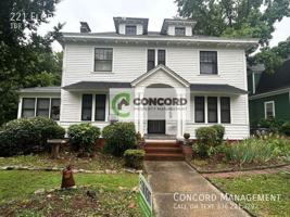 featured image of 221 Florence St #4