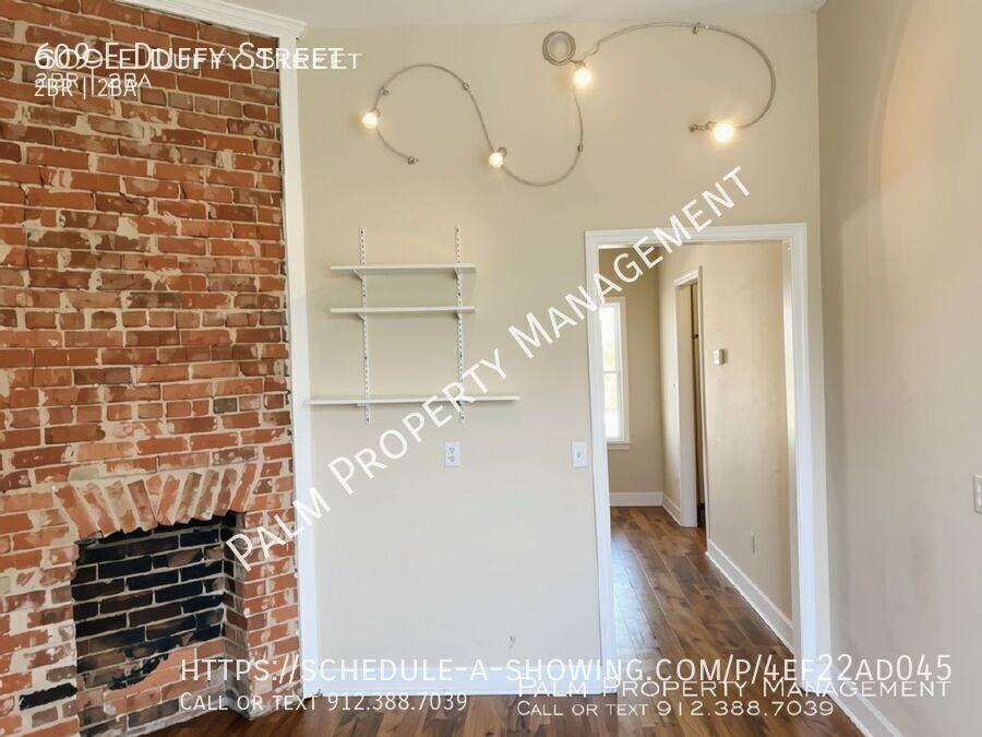 609 E Duffy St - Photo 3 of 18