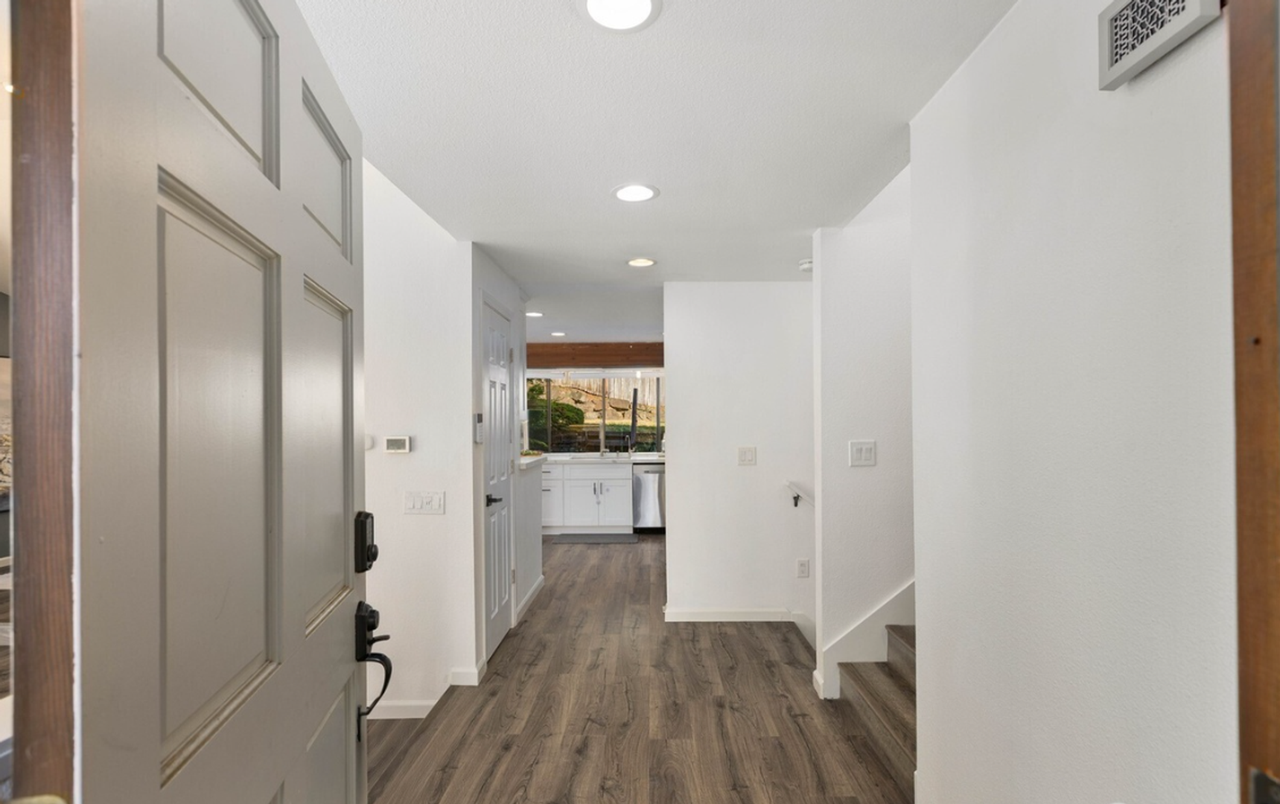 1111 S 27th Pl - Photo 3 of 40
