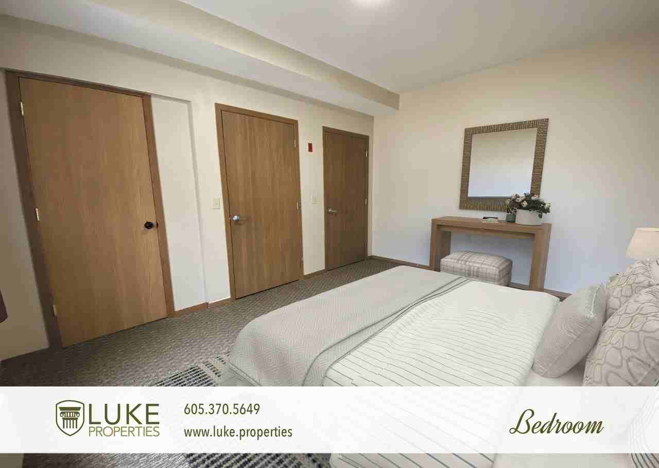 138 N Sycamore Ave #4 - Photo 6 of 28