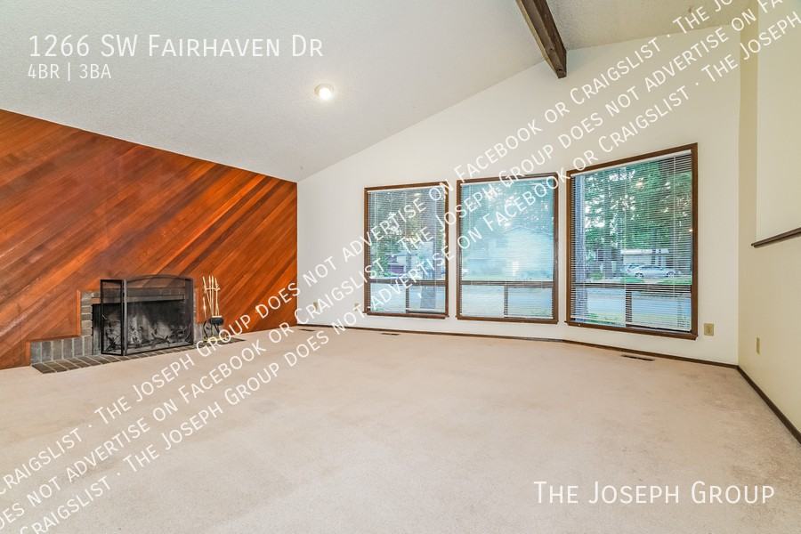1266 Sw Fairhaven Dr - Photo 2 of 23
