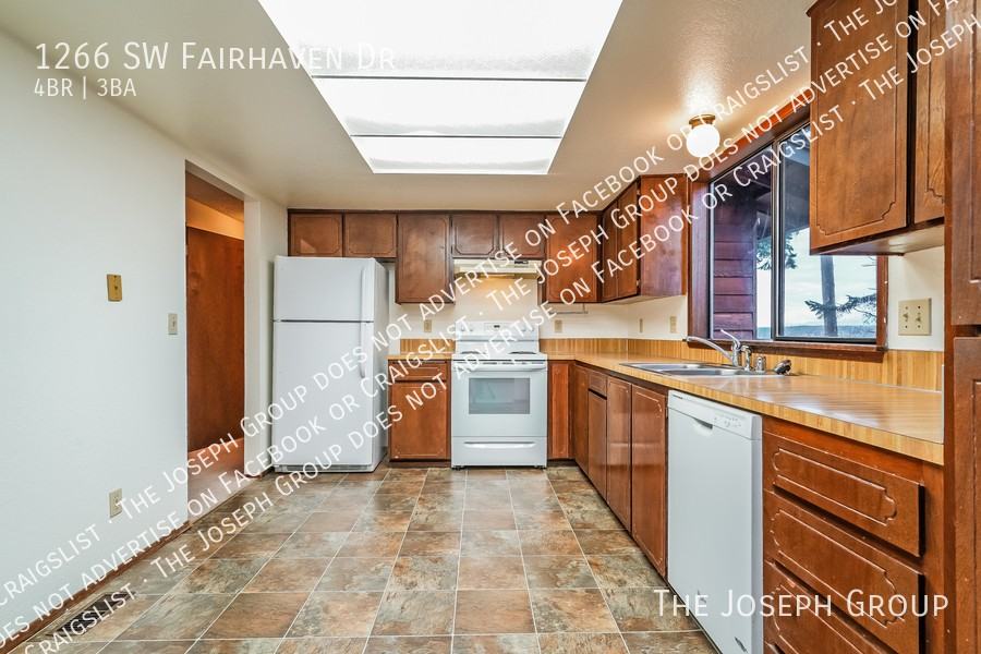 1266 Sw Fairhaven Dr - Photo 6 of 23