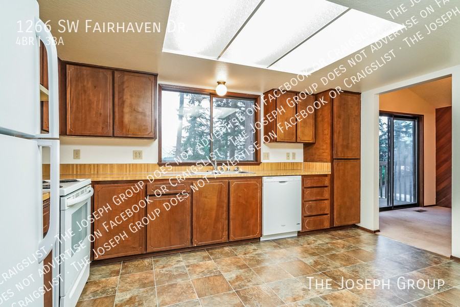 1266 Sw Fairhaven Dr - Photo 7 of 23
