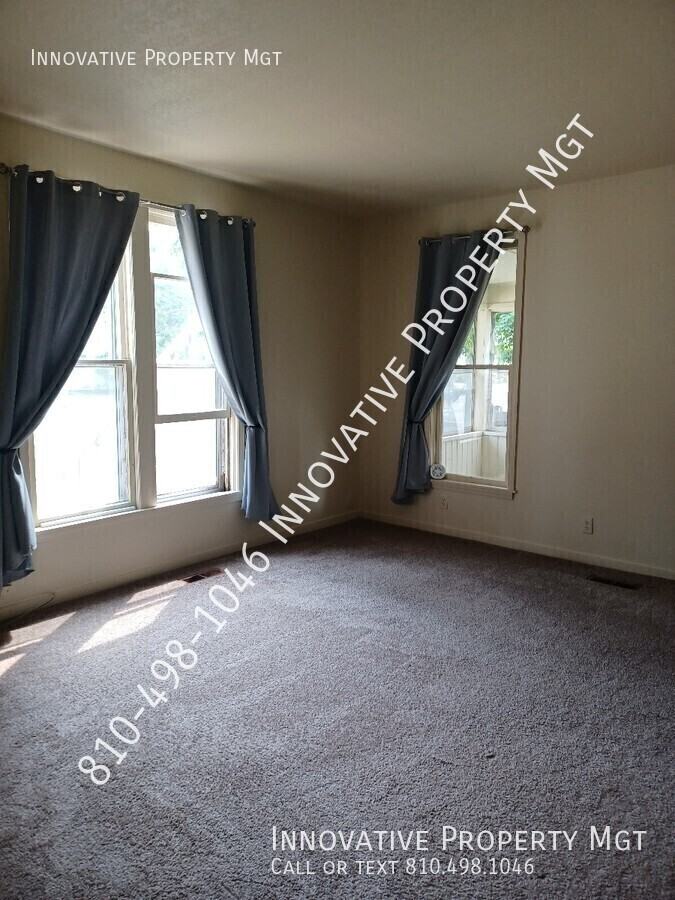 302 Pine St #1 - Photo 5 of 45