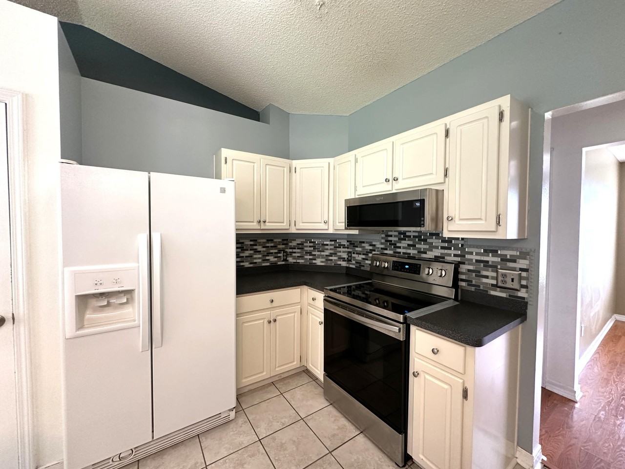 139 Steeplechase Dr - Photo 4 of 18