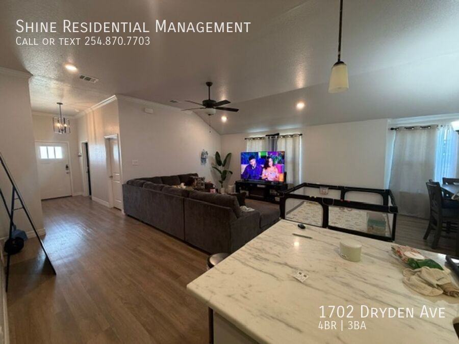 1702 Dryden Ave - Photo 3 of 21