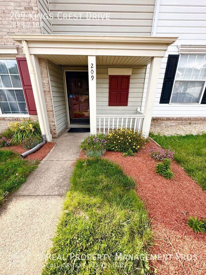 209 Kings Crest Dr - Photo 2 of 15
