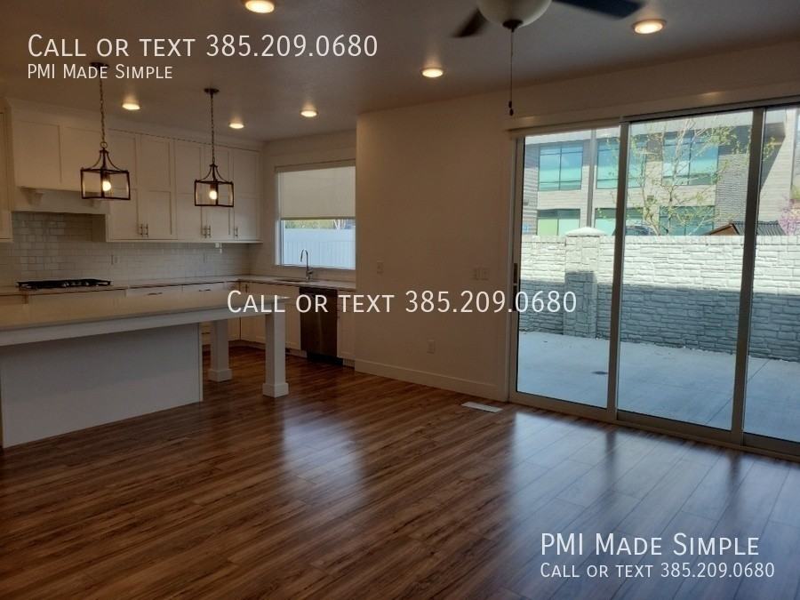 10884 N Slate Ln - Photo 2 of 49