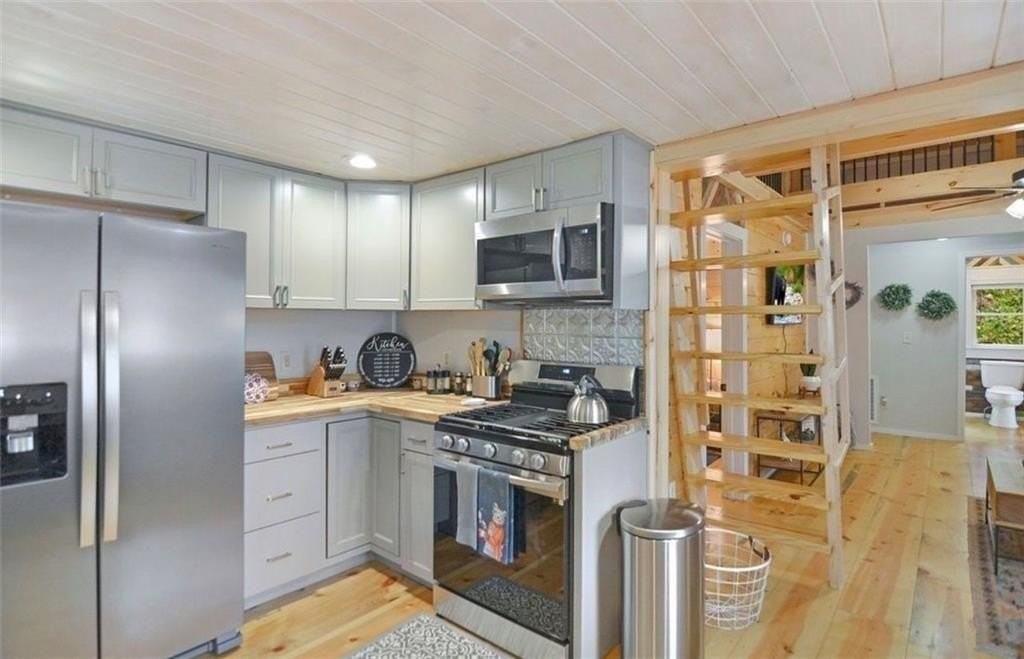 165 Corbin Hill Rd - Photo 6 of 17
