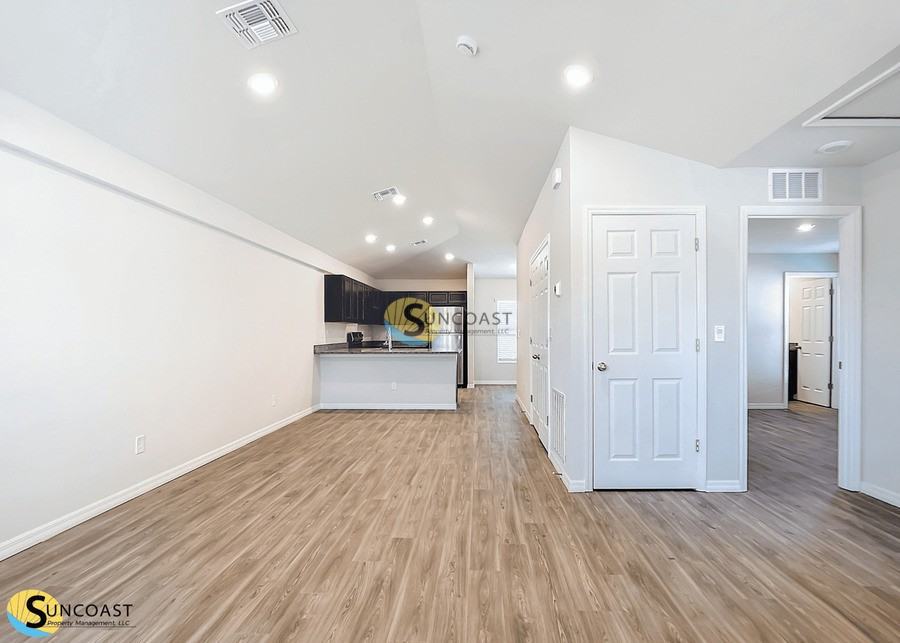 27233 Partin Dr - Photo 5 of 24