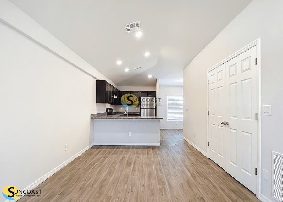 27233 Partin Dr - Photo 6 of 24