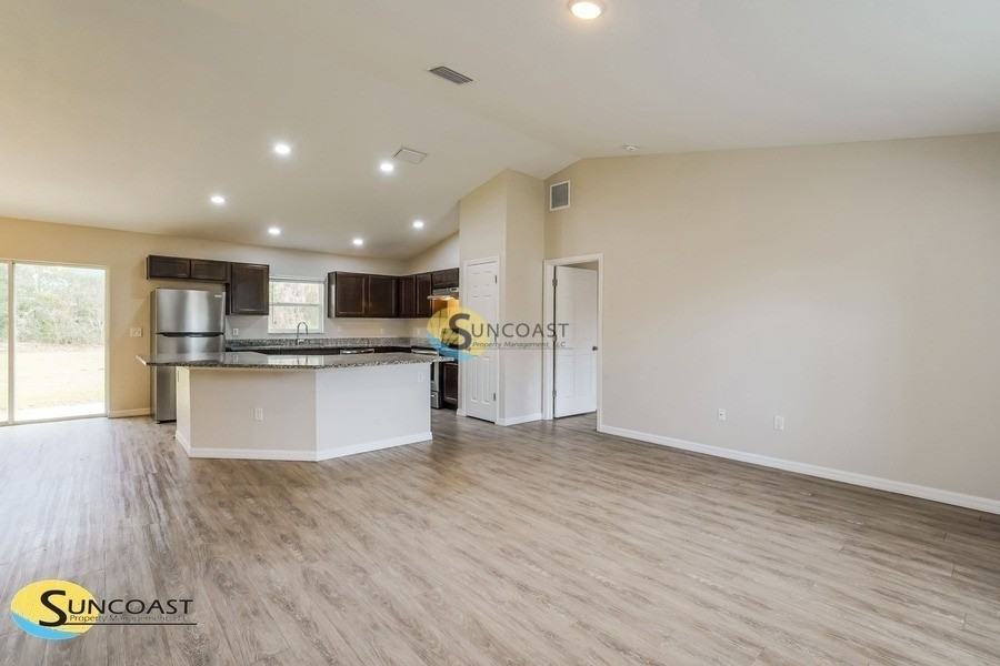 1931 Kester Ave - Photo 4 of 27
