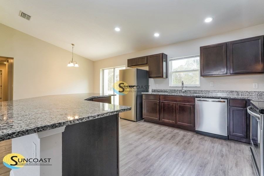 1931 Kester Ave - Photo 5 of 27