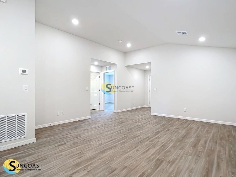 15579 Chamberlain Blvd - Photo 6 of 22