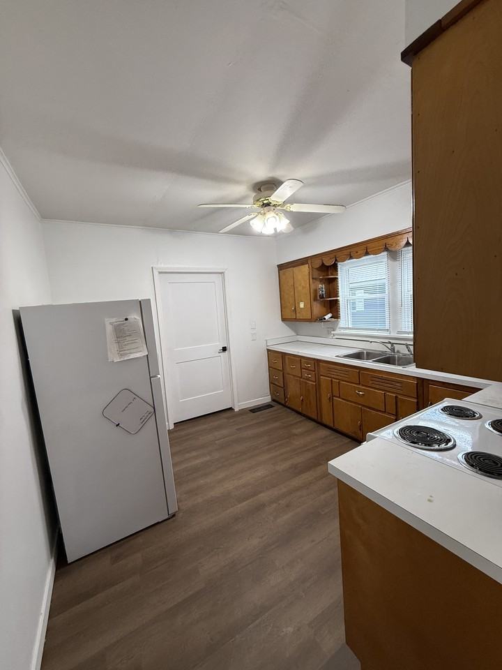 20 138th St #1 - Photo 4 of 23