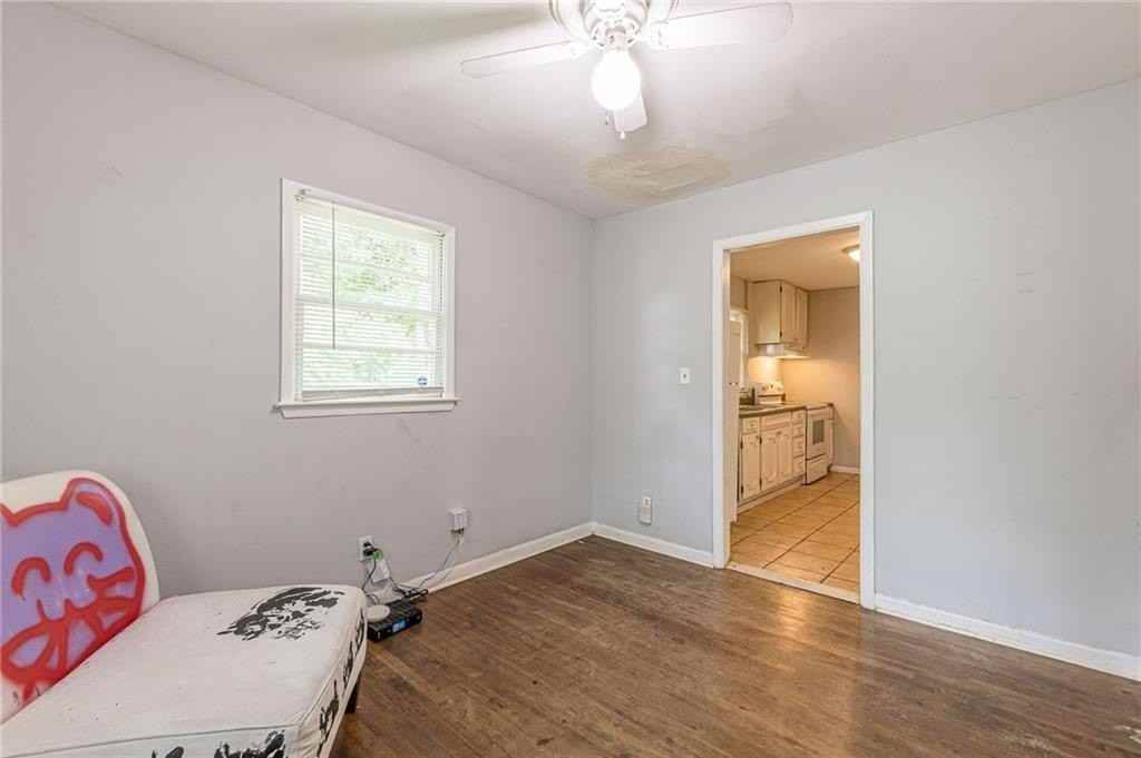 350 Brooks Ave Sw - Photo 3 of 17