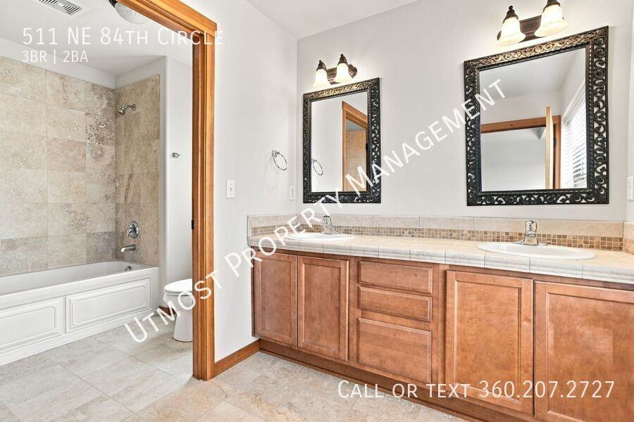 511 Ne 84th Cir - Photo 5 of 11