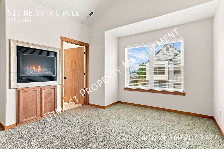 511 Ne 84th Cir - Photo 7 of 11