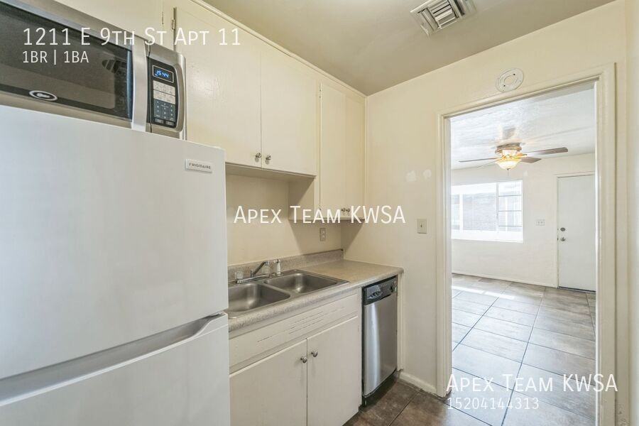 1211 E 9th St Apt 11 - Photo 5 of 30