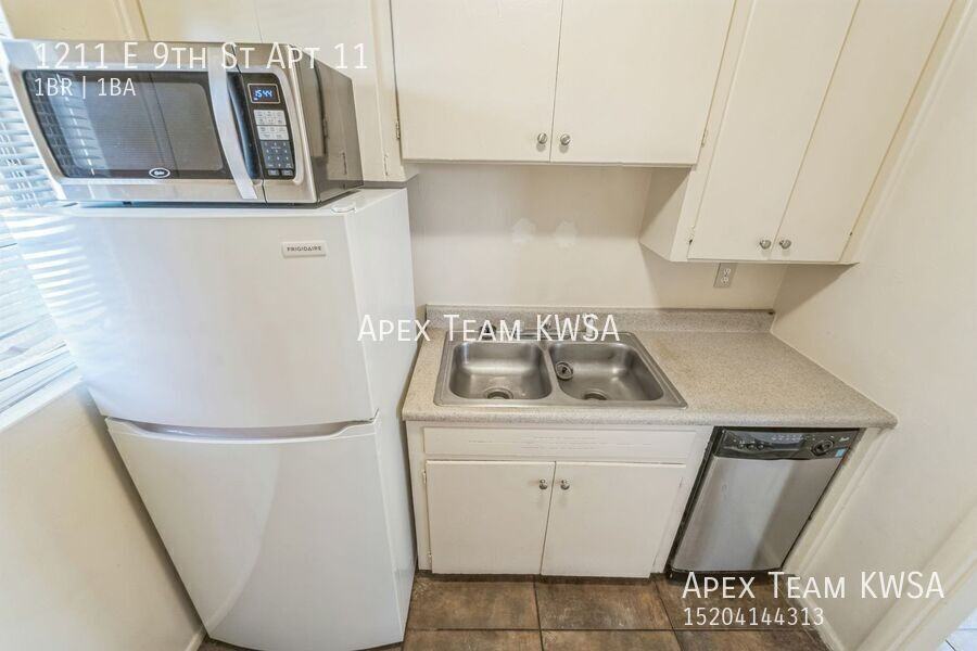 1211 E 9th St Apt 11 - Photo 7 of 30