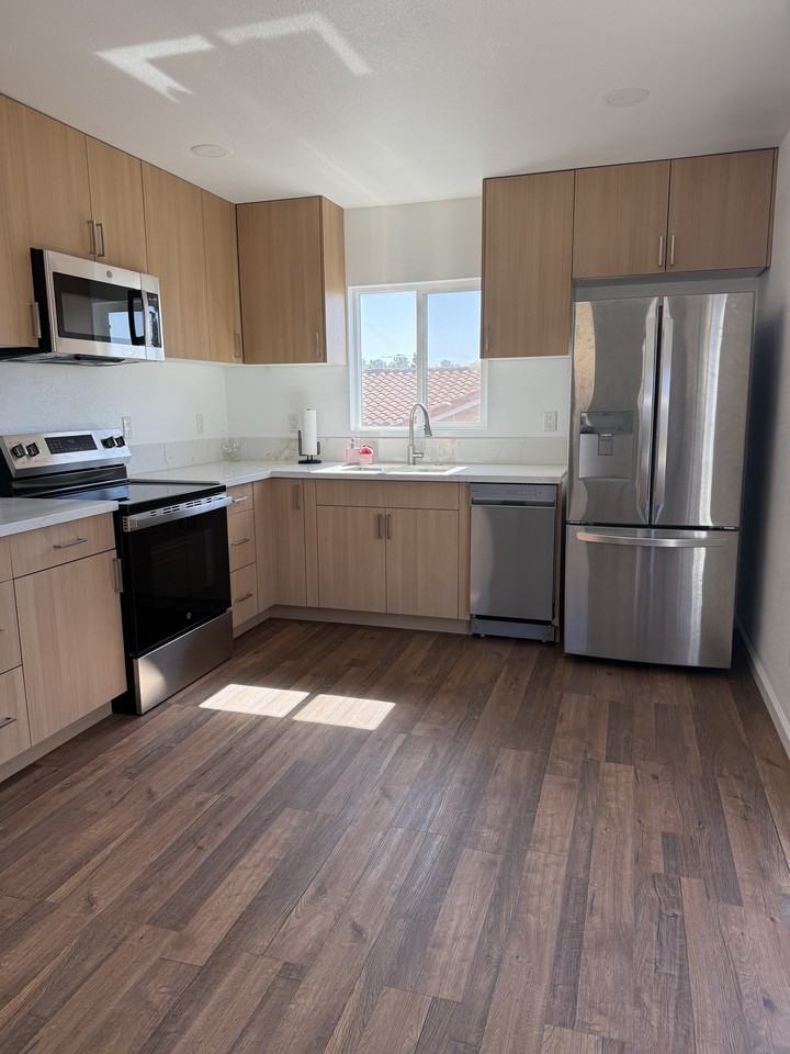 1527 Jasper Ave #NA - Photo 2 of 12