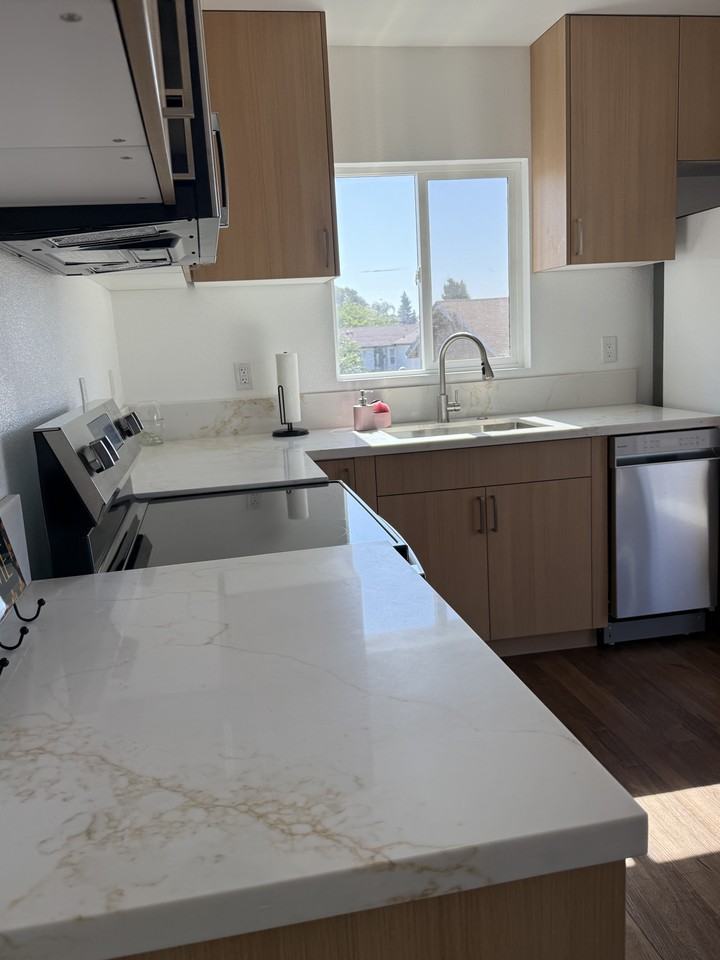 1527 Jasper Ave #NA - Photo 3 of 12