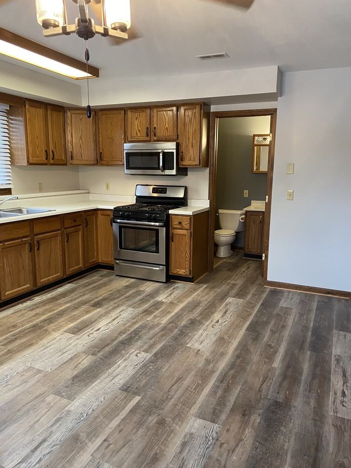 69 E Van Buren St - Photo 3 of 19