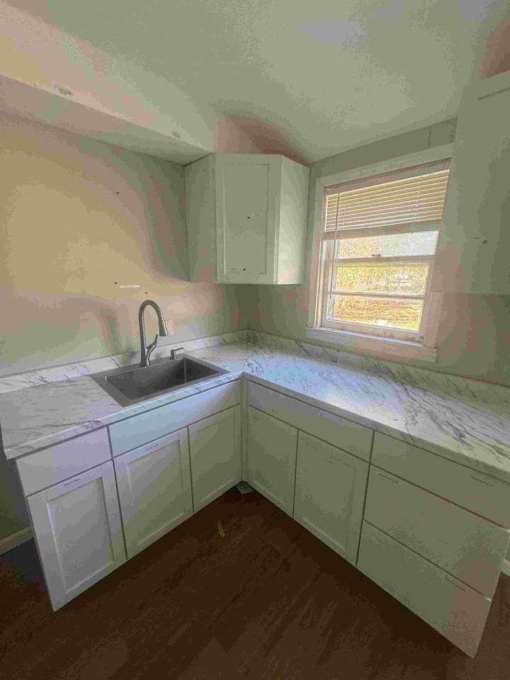 1002 W Pierson Rd #NA - Photo 3 of 10
