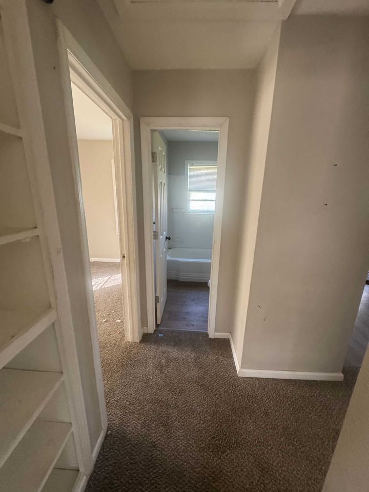 1002 W Pierson Rd #NA - Photo 7 of 10