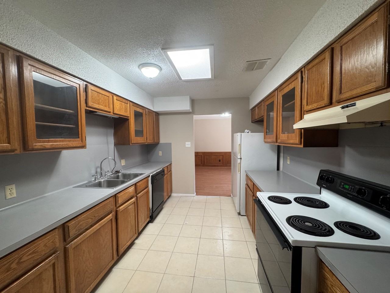 900 E Dallas Ave #18 - Photo 2 of 14