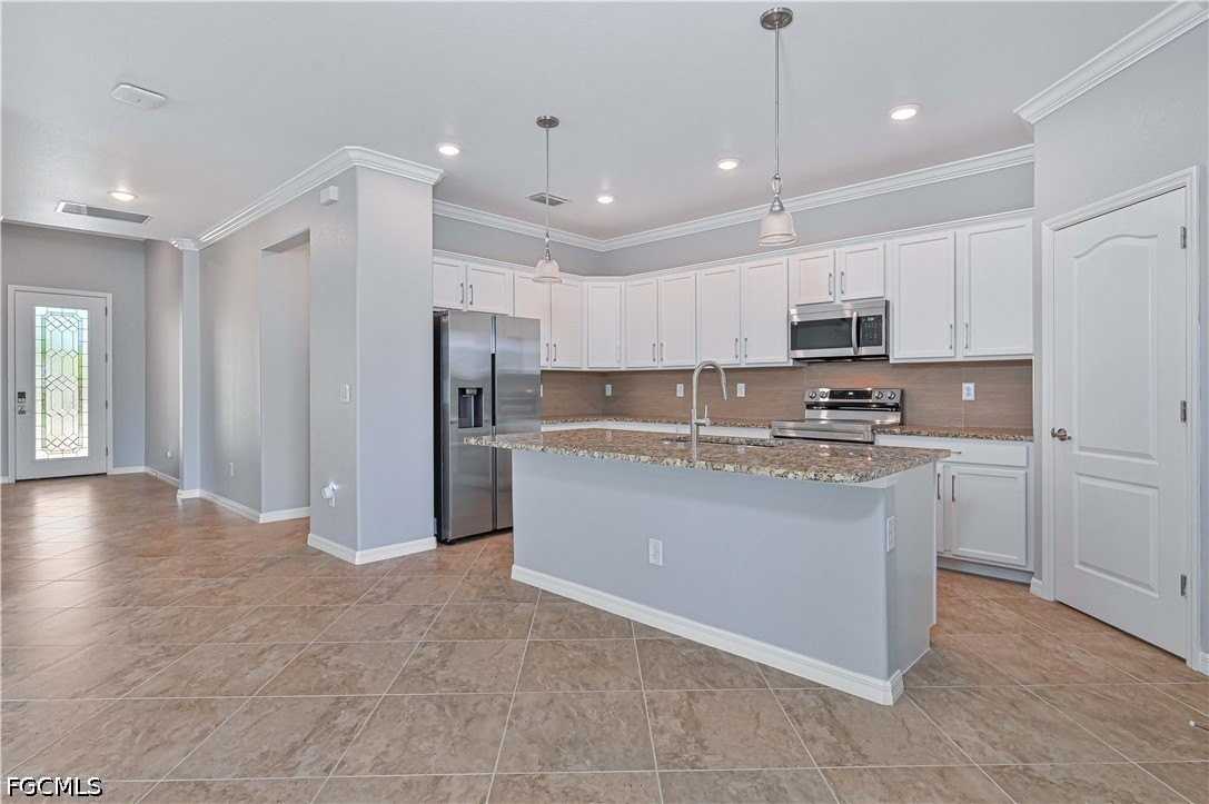 16088 Palmetto Prairie Dr - Photo 3 of 33