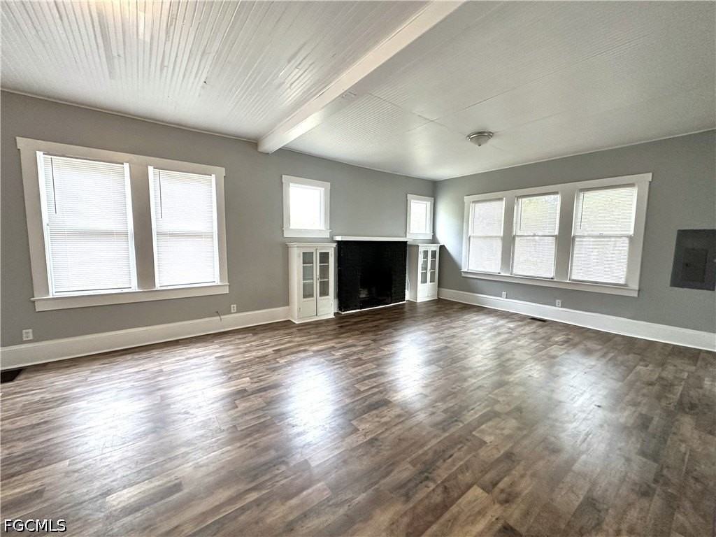 1792 Hough St - Photo 4 of 18