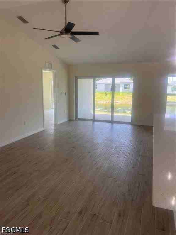 1210 Ne 14th Ave - Photo 4 of 16