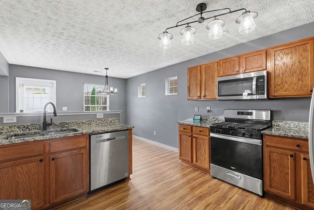 74 Slate Dr - Photo 3 of 27