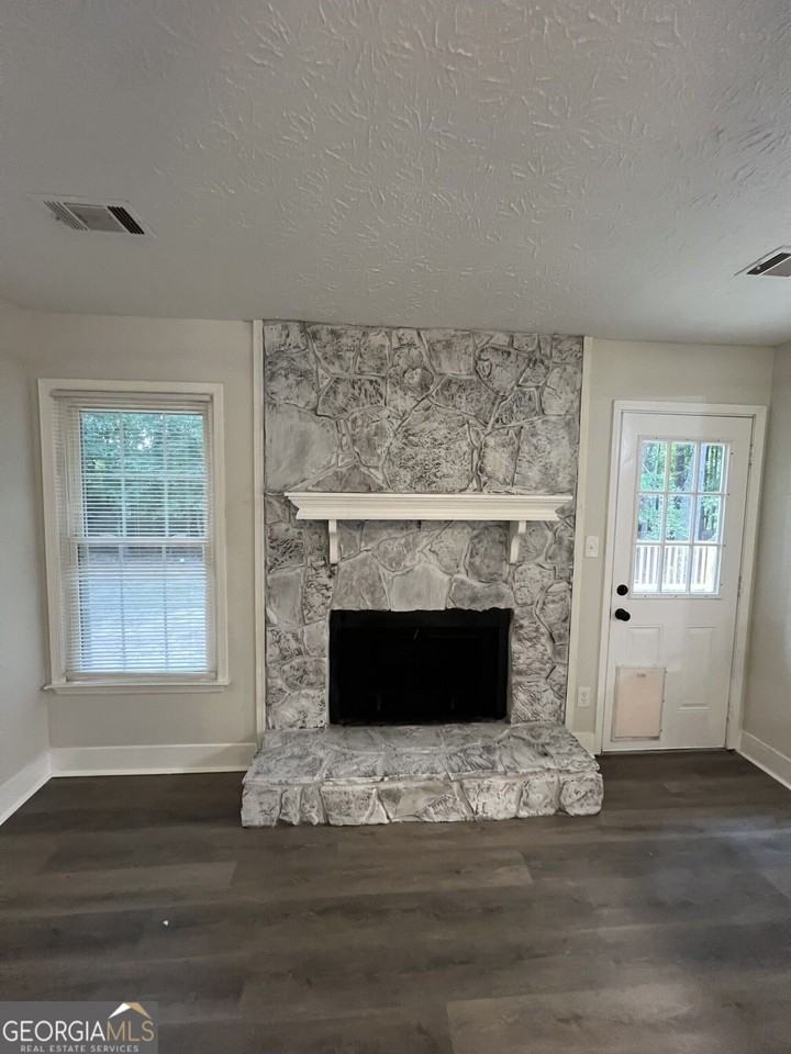 403 Deergrass Trl - Photo 4 of 17